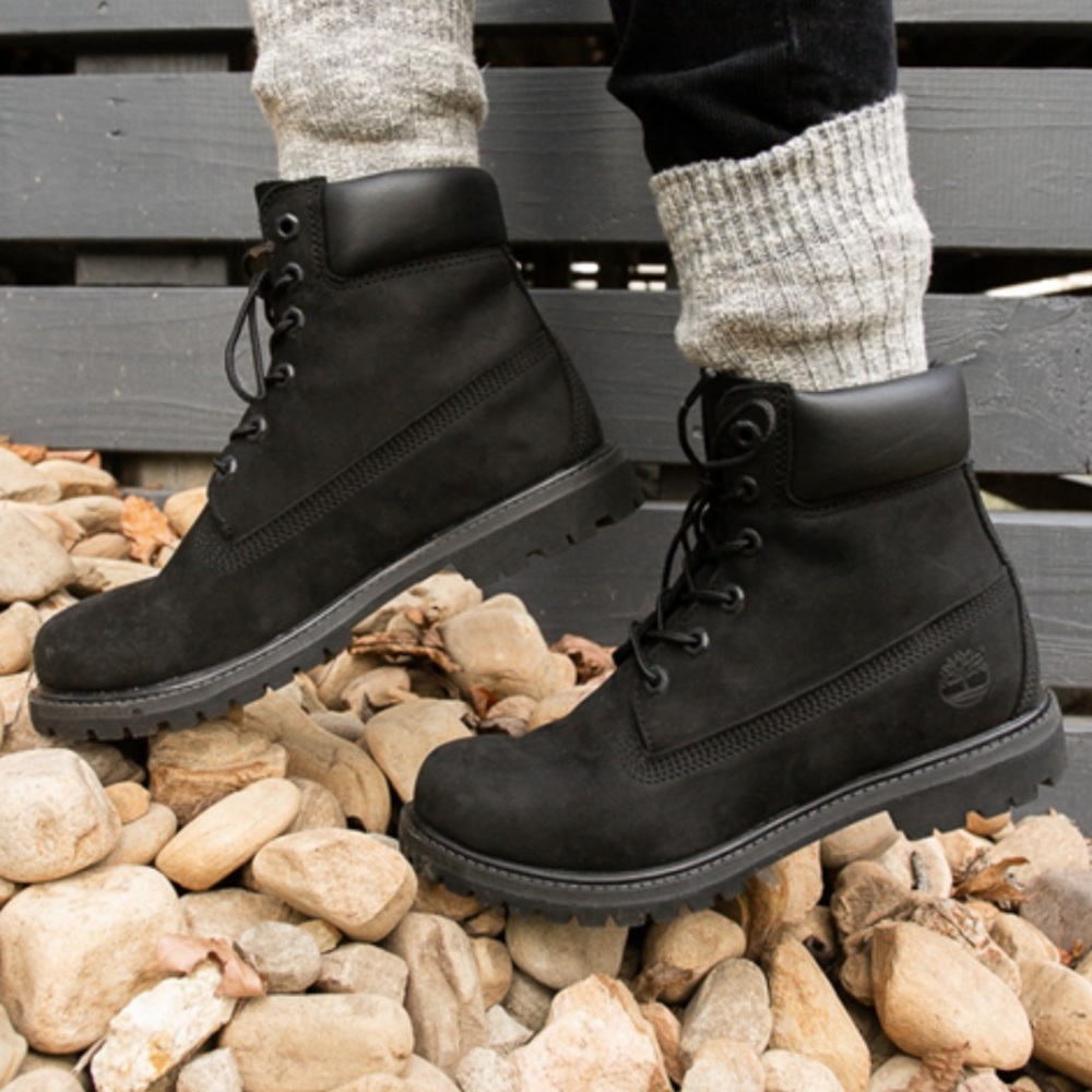 Timberland 6" Premium Boot - Black size 9 women’s